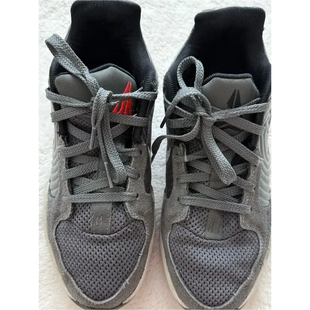 Nike boys sneakers size 5.5 Y
